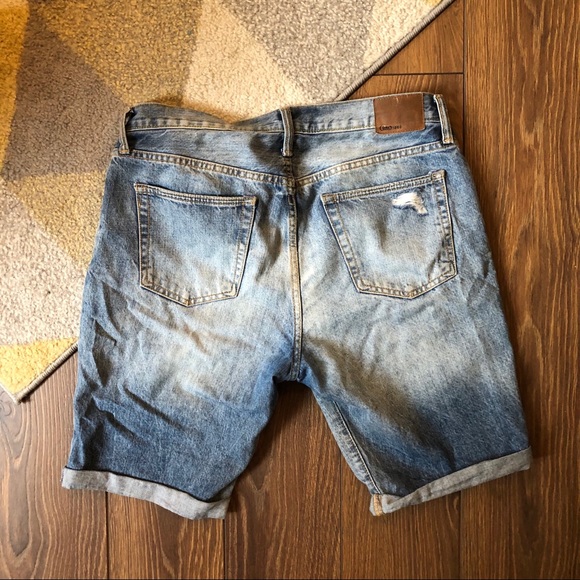 Distressed Light Wash GAP Denim Jean Shorts - Picture 5 of 5